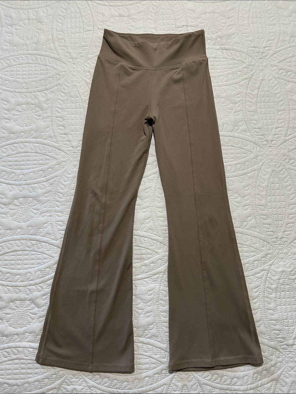 abercrombie kids Super Soft Taupe Flared Yoga Pants Sz: 11/12